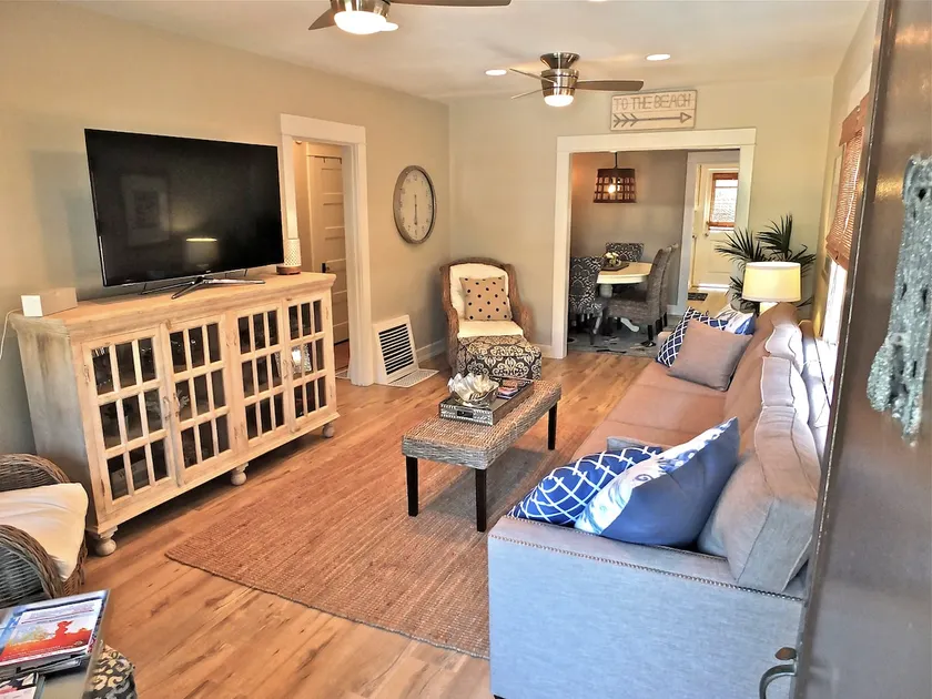 Adorable Beach Bungalow - Image 1