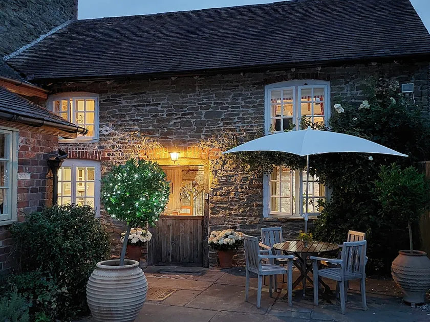 Countryside Cidermaker's Cottage - Image 1