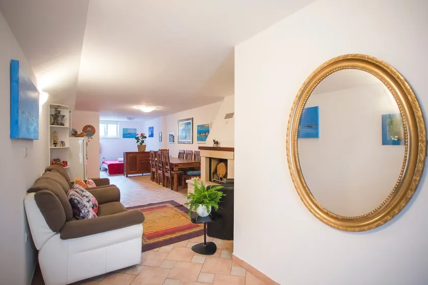 Lovely artistic aparment near the sea and city - Image 1