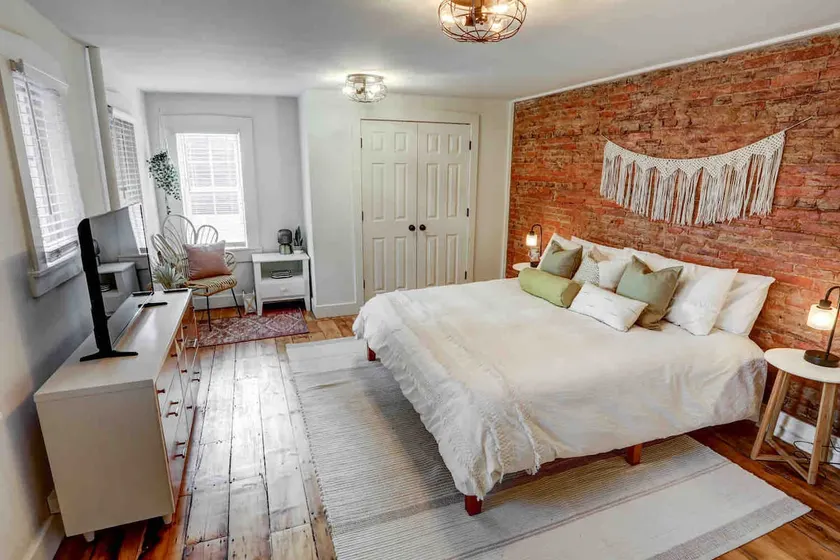 Beautiful Boho Villa on Vine in the heart of Lancaster - Image 1