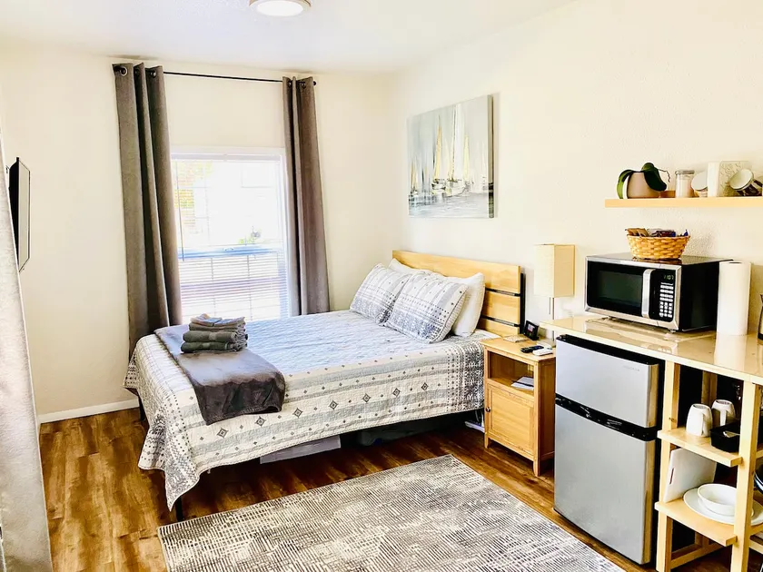 Cozy Private Guest Suite - Image 1