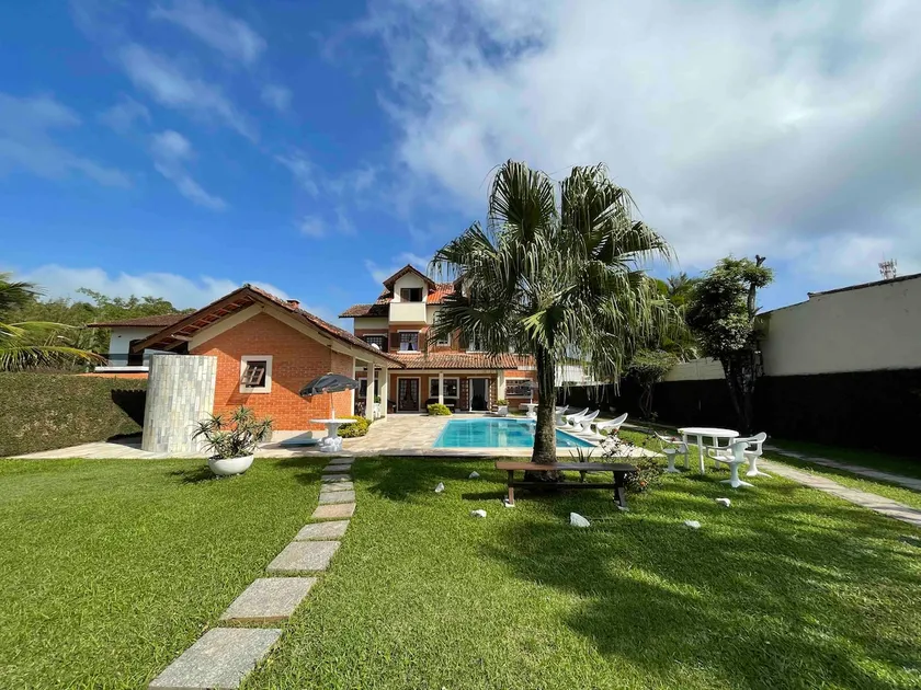 Maison en bord de mer avec piscine pouvant accueillir jusqu'à 20 personnes - Image 1