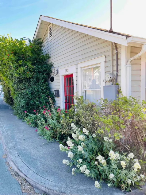 Charming 2 Bedroom cottage with private garden - Image 1