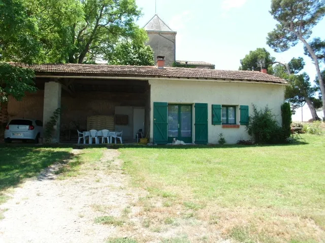 Country house with air conditioning and swimming pool - Image 1