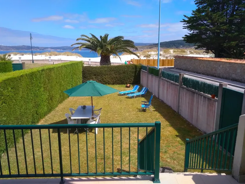 Chalet Atalaya house right on the beach in Laxe - Image 1