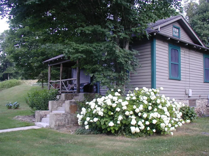 Hydrangea Cottage with WI-FI - Image 1