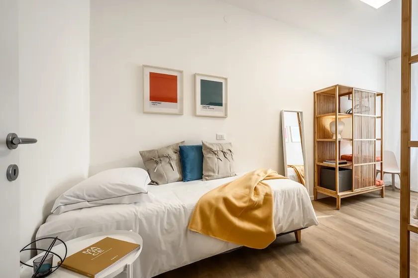Emilia Suite Young - Image 1