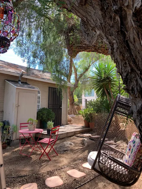 Mari’s Sunshine Cottage - Image 1