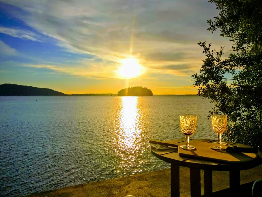 The Crow's Nest on Chuckanut Bay—Waterfront - Image 1