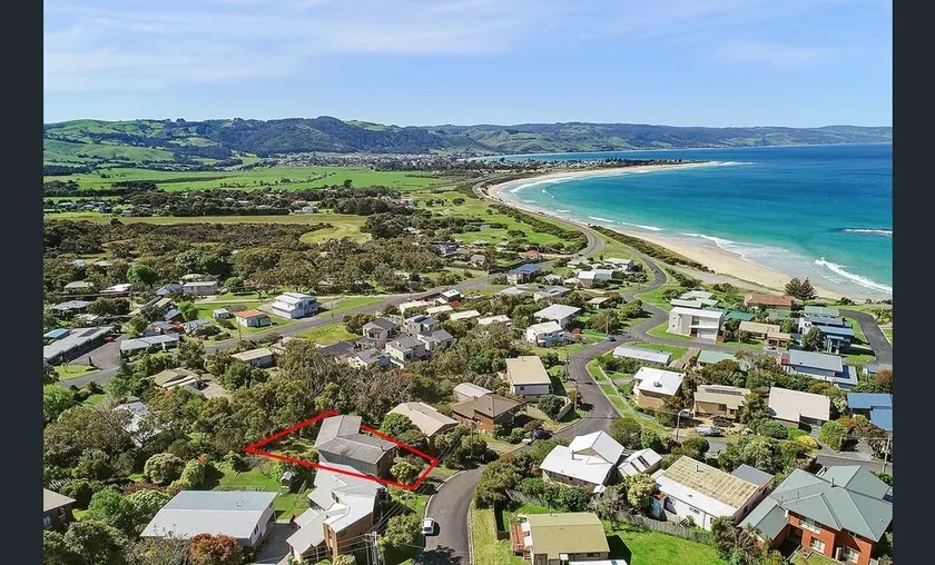 Sunny's Beach House - Image 1
