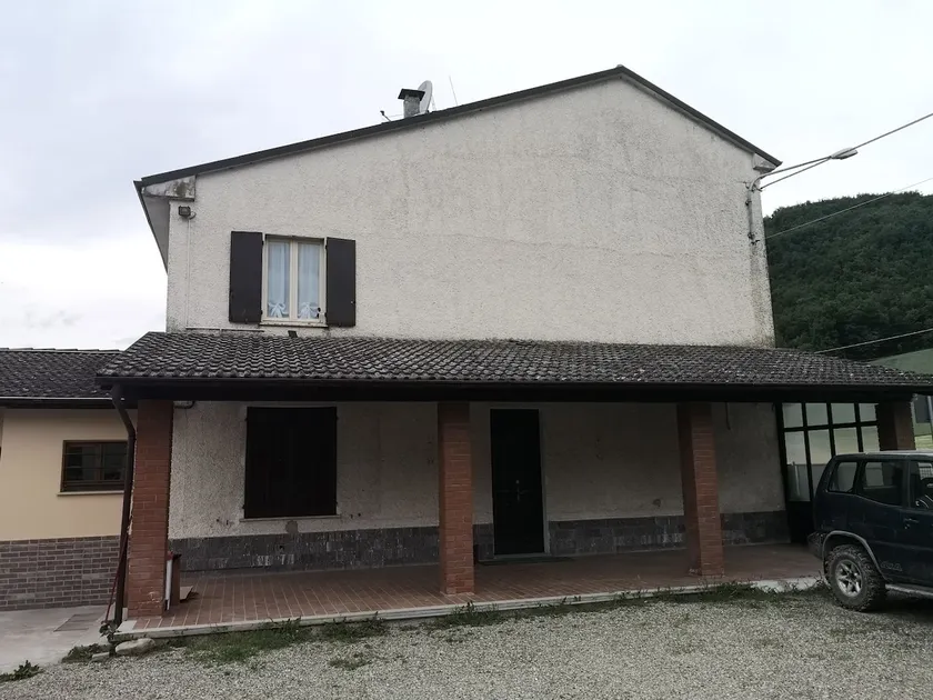 Single-family villa in the countryside and near the A7 - Image 1
