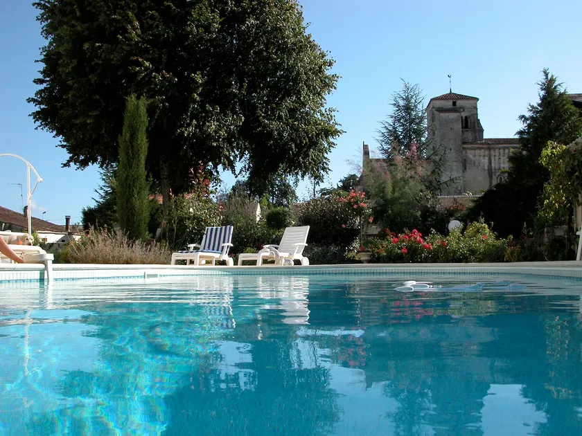 Charentais house with heated pool - Image 1