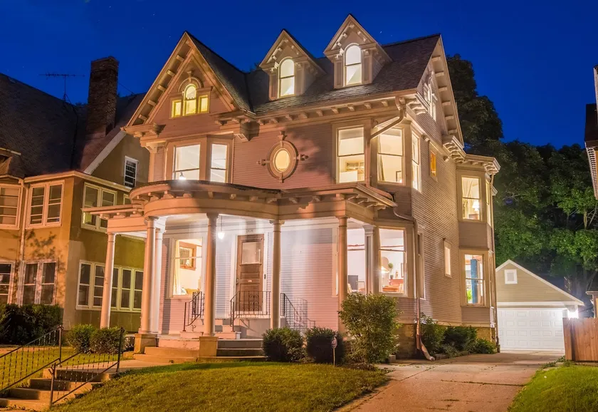 Upper East Side Victorian with 9 bedrooms! - Image 1