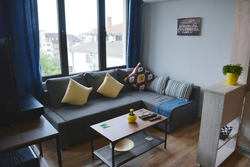 Clock Tower Apartment - Image 1