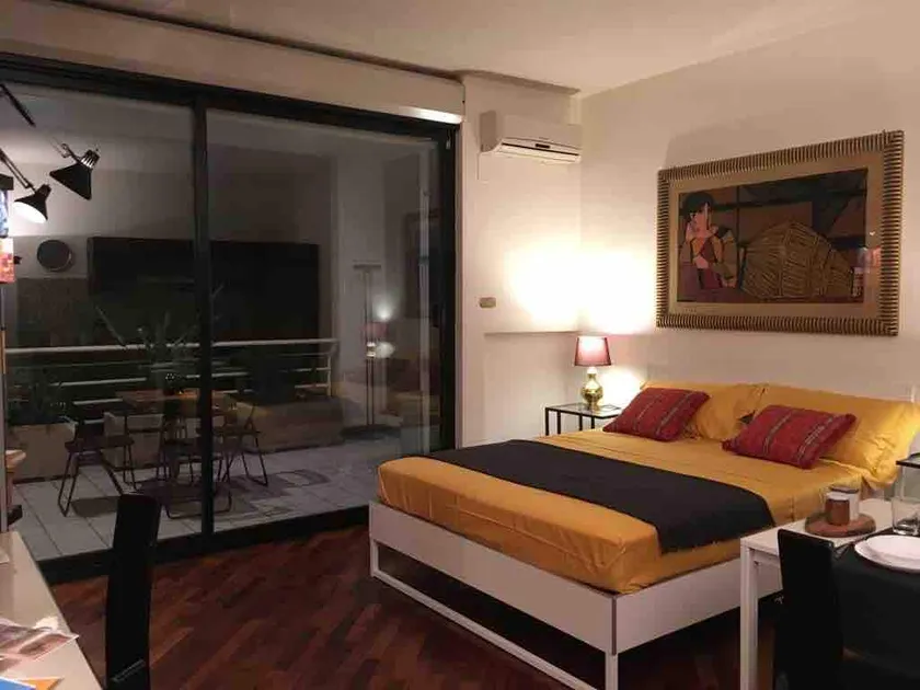 Cozy home with private parking - Image 1