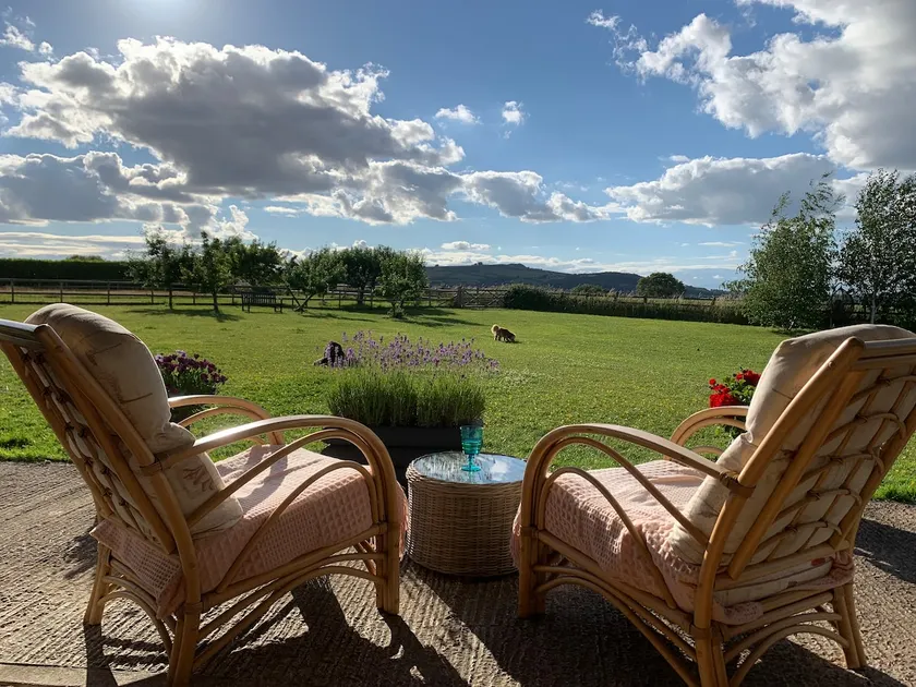 Charming Dog Friendly Barn Conversion & Paddock - Image 1