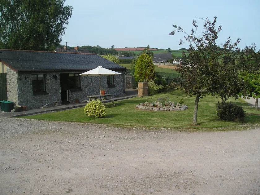Willow Cottage is set in a beautiful Devon valley - Image 1