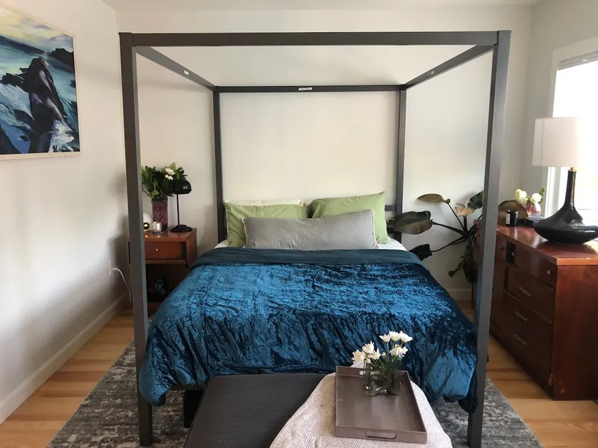 Private Suite w/Patio + Parking | Borders Berkeley - Image 1