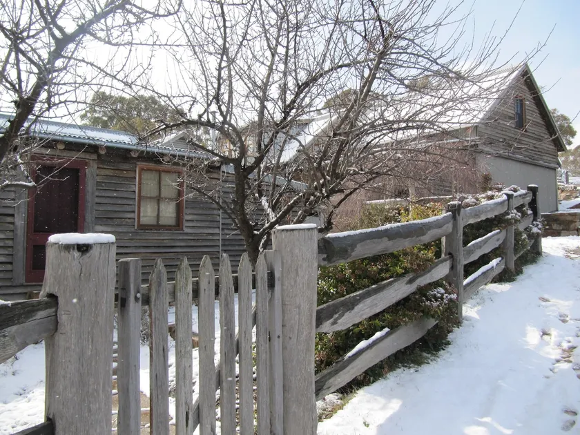 RELAXED MOUNTAIN LUXURY + DREAM ROMANTIC GETAWAY - Image 1