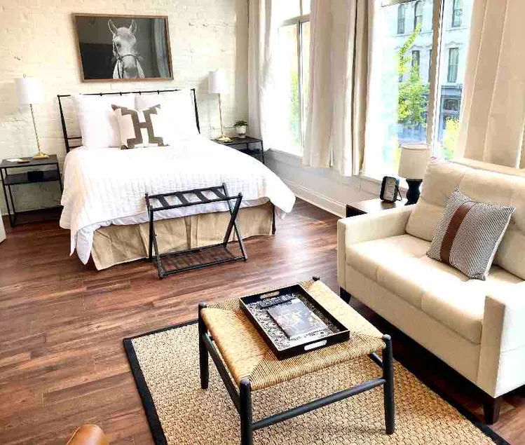 Main Suite on Main St! On the Bourbon Trail! - Image 1