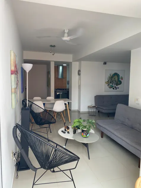 Central apartment with air-conditioned pool - Image 1