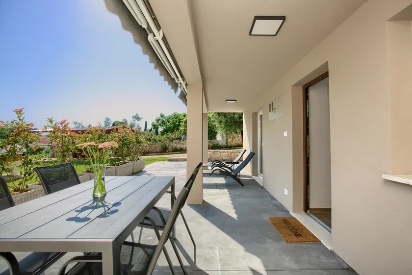 Modern Banjole Apt-5 min to the beach+parking - Image 1