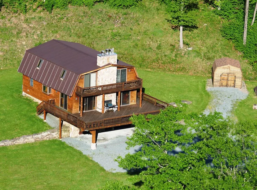 The Delaware River Cabin - Image 1