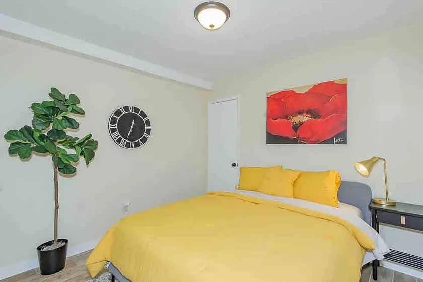 Cozy & Convenient 3 Bedrooms Plus Sleeper Sofa - Image 1