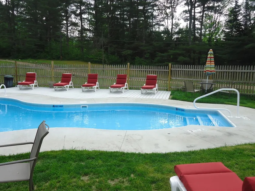 Large Adirondack house Fireplace Pool Lake George - Image 1