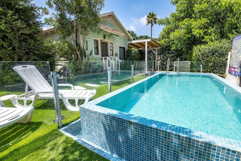 Eden cabin- private pool & garden - Image 1