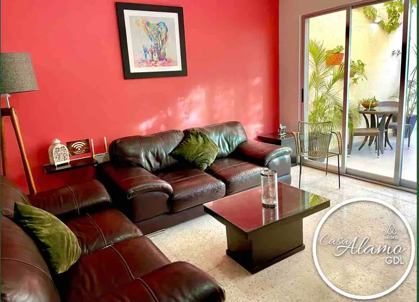 Casa Álamo is a spacious and comfortable house near the airport - Image 1