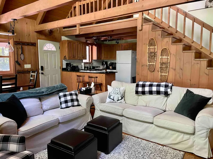 Cozy 3-bdrm - Ossipee Lake access, Ski, Shop, Hike - Image 1