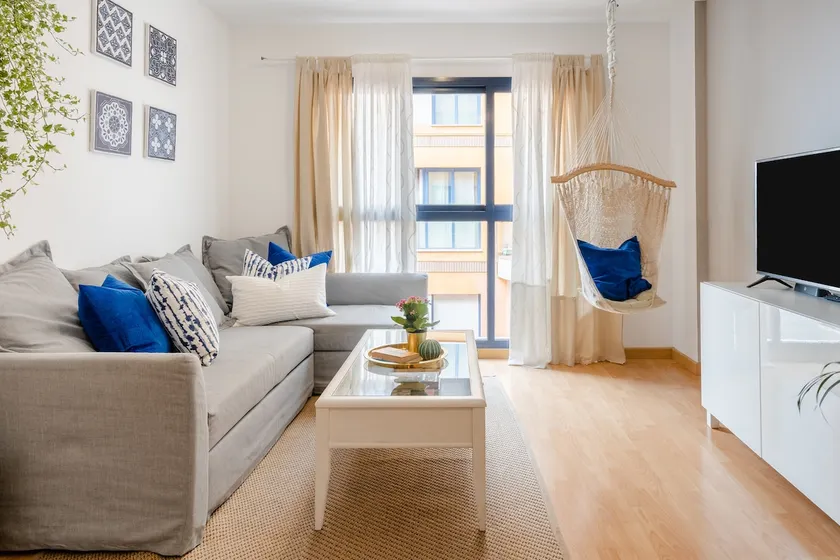 Explore Málaga from a Modern Apartment - Image 1
