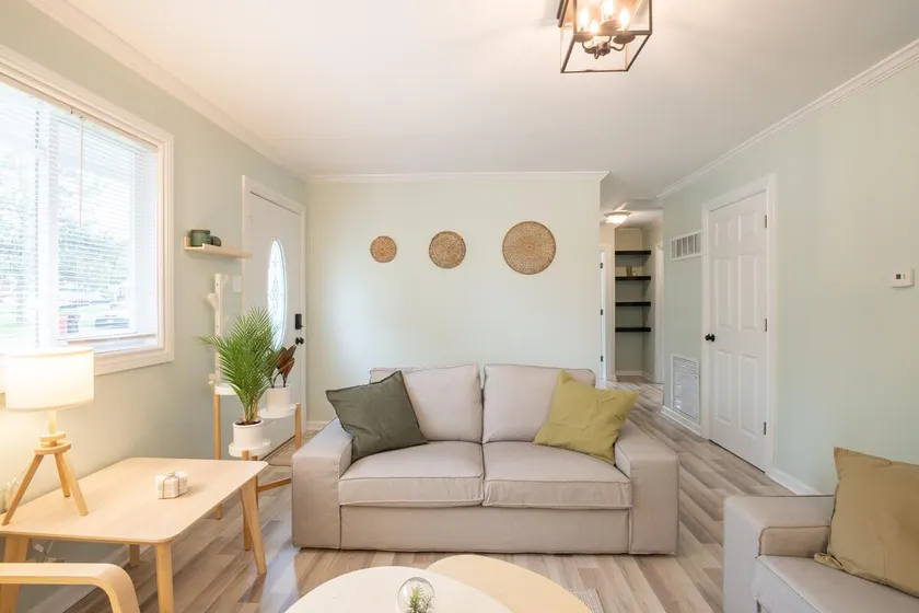 BOHO BUNGALOW - Bright, modern home in the Heights - Image 1