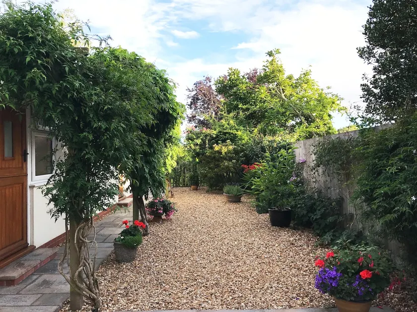 Wells, double bedded Rose Garden Suite - Image 1