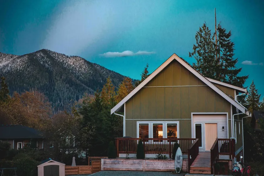 HOT TUB | The Green Barn | Great location! - Image 1