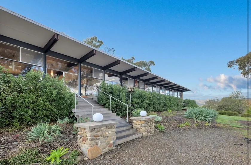 Villa Jones - Image 1