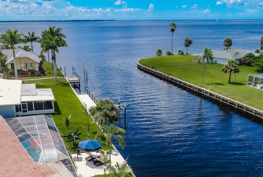 Luxury modern waterfront 4BR/3.5BA pool beach - Image 1