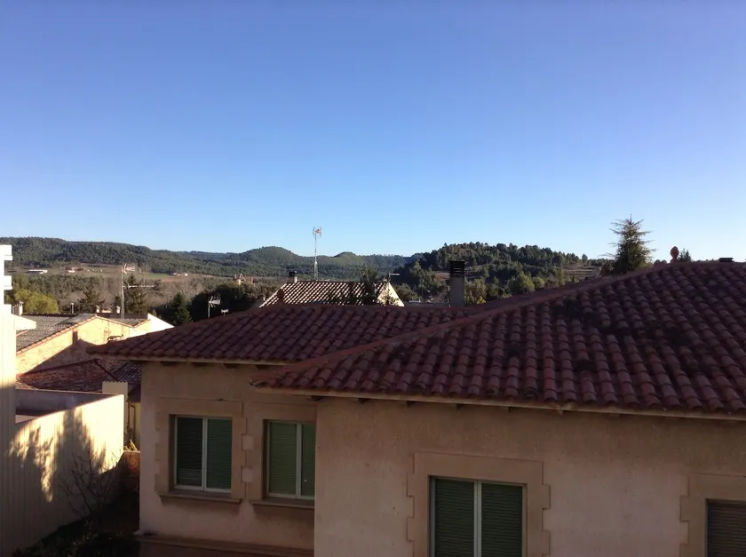 Village flat with nice views - Image 1