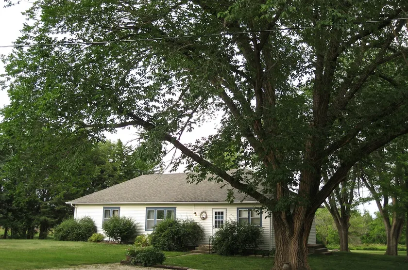 NorthShore GuestHouse LLC - Image 1