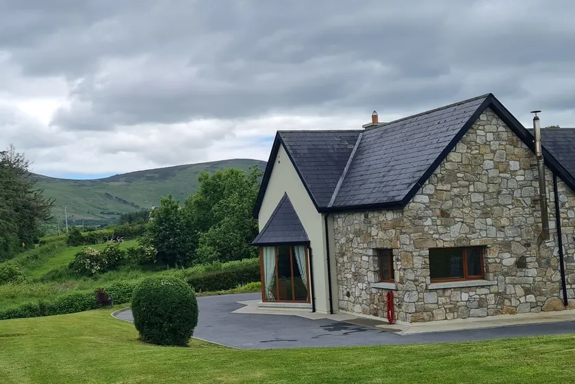 Entire 3 bedroom house nestled in the blackstairs - Image 1