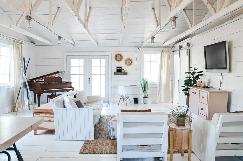 The Shed-King Bed-Boho - Cabin- Grand Piano- WiFi - Image 1