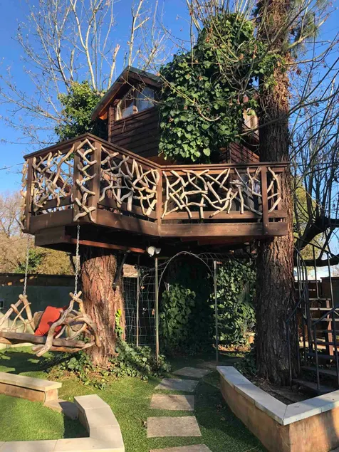 Treehouse Getaway near redwoods - Image 1