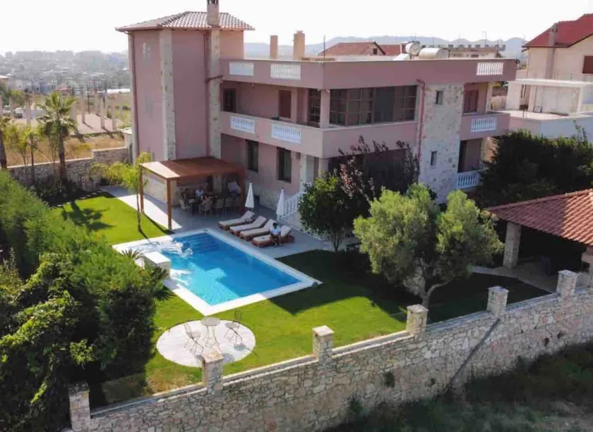Green Villa with Private Pool - Image 1