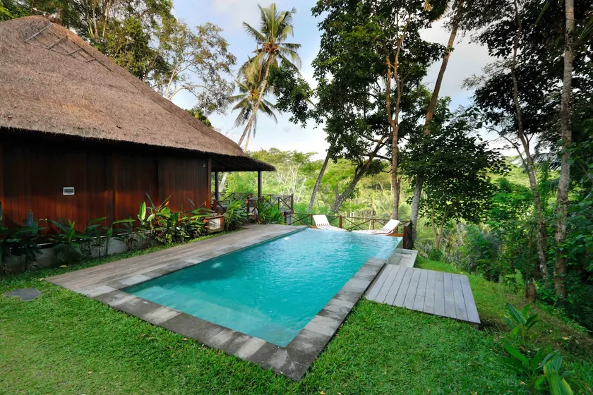 Thatched wooden villa with amazing views near Ubud - Image 1