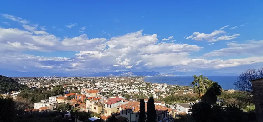 Onda Blu, The House on the Gulf - Image 1