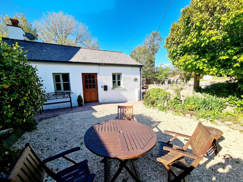 Ivy Cottage - Near Tenby - Sleeps 4 - Image 1