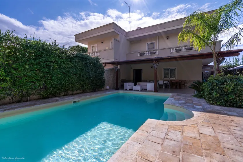 YCH-Villa ANGELINA IN PUGLIA A POCHI PASSI DAL MARE - Image 1