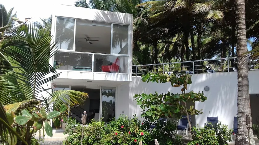 Beachfront house - Image 1