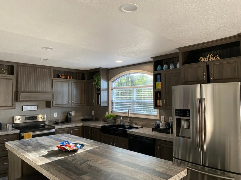 Family Friendly Home in Private Setting - Image 1